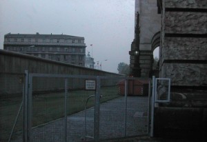 81292_Muur_achter_Rijksdaggebouw_20101981