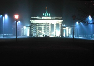 The famous Brandenburg Gate from East to West Berlin in the Evening. Picture taken on October 16 1986 during a promenade with pupils from Alexander Square to the Brandenburg Gate. pi